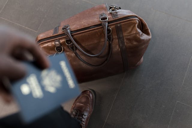 emotional-challenges-of-moving-abroad-e